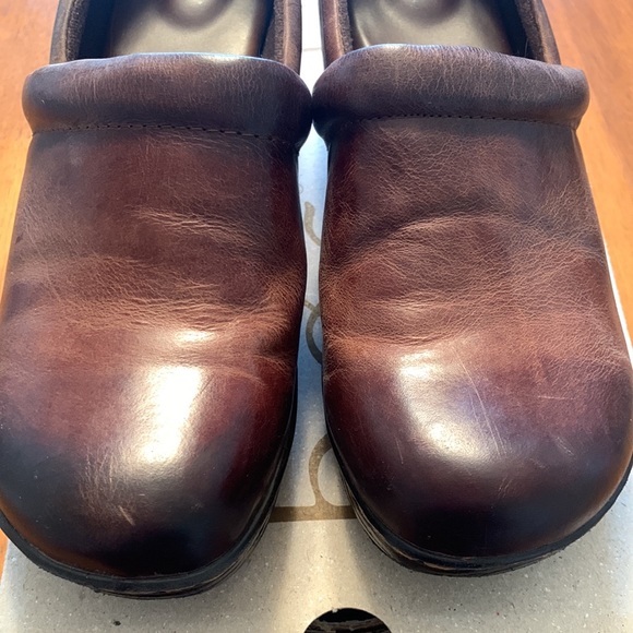 Gently worn Boc slip on brown shoes/clogs. - Picture 7 of 7